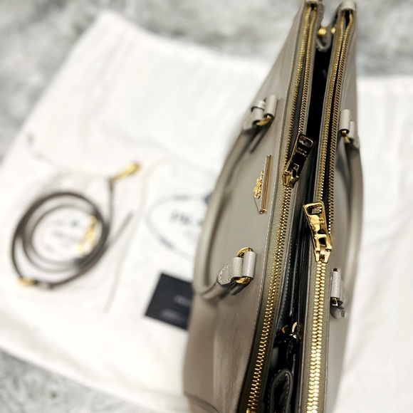 Large Prada Galleria Saffiano leather bag - Picture 7 of 14